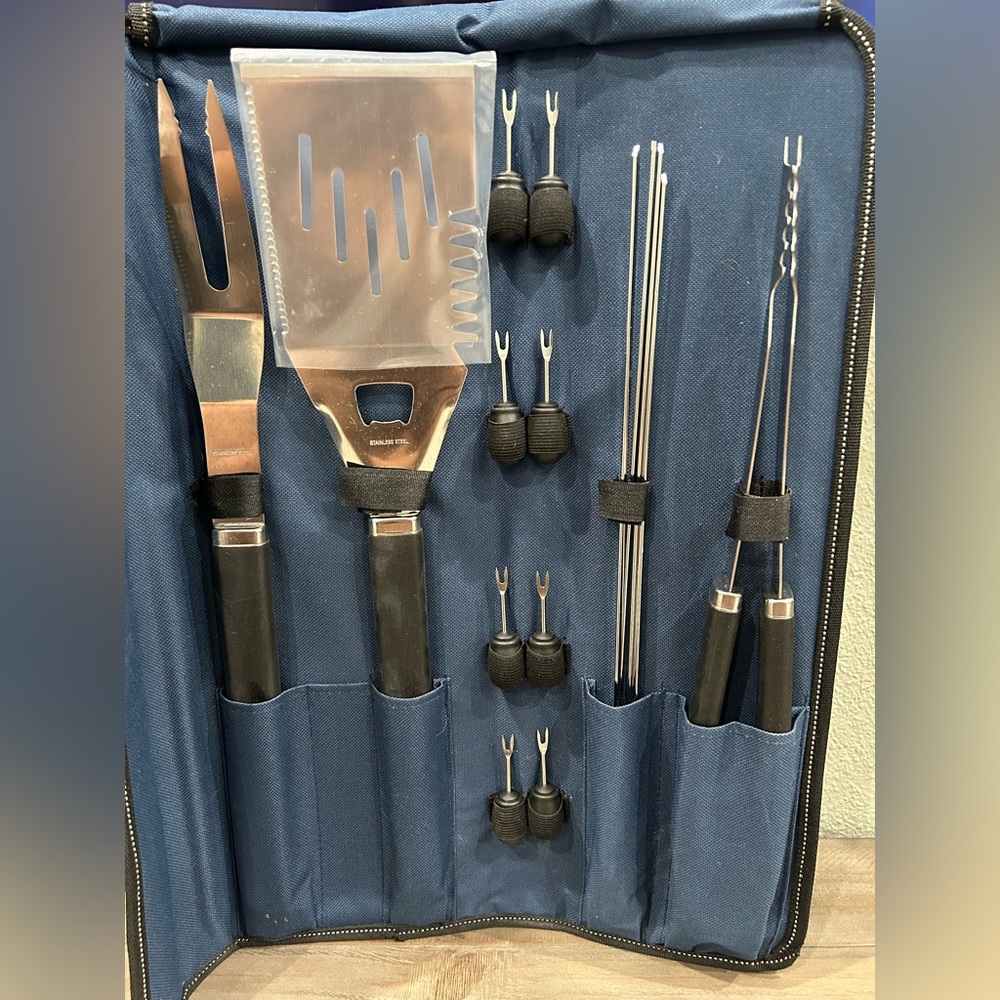 Brand New 15 Piece Stainless Steel BBQ Grilling Tool Set